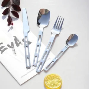 Edelstahl-Besteck-Set Kunststoffgriff Löffel geschmiedete Outdoor-Gabeln und Messer Teelöffel-Besteck-Set