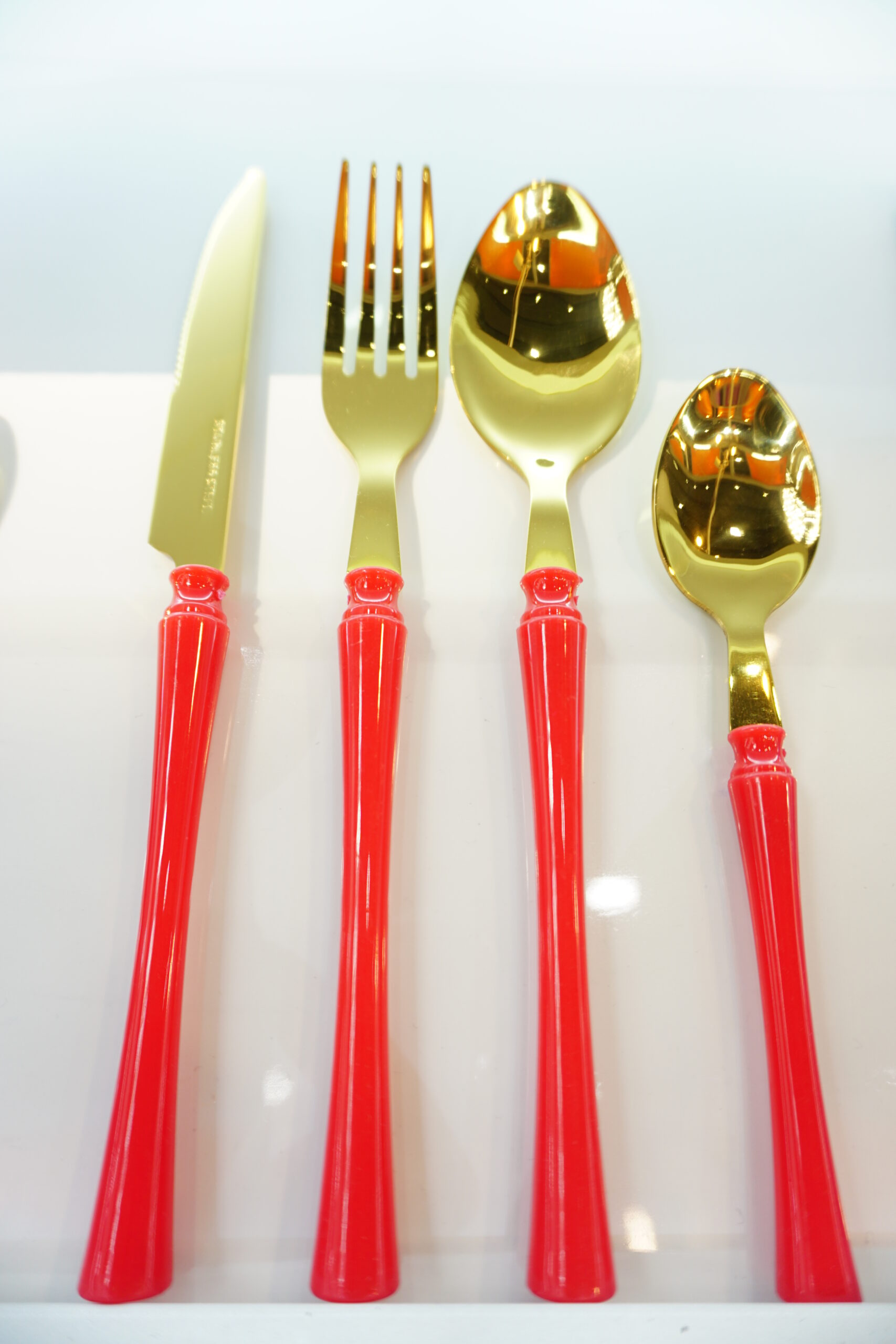 stainless steel knife fork spoon set with plastic handles