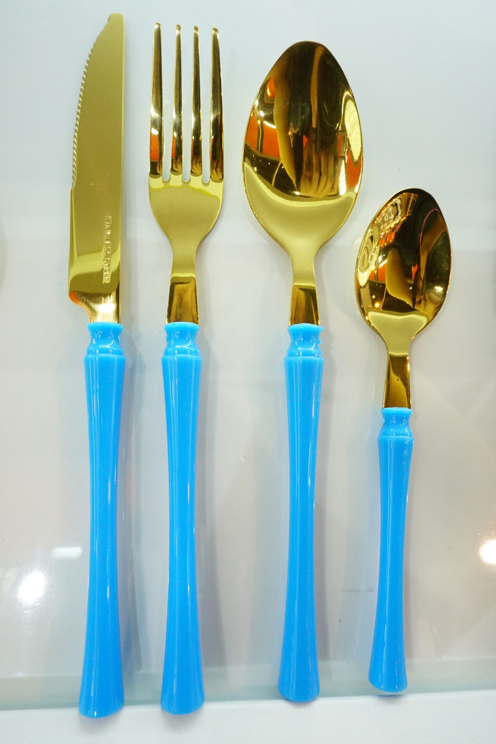stainless steel knife fork spoon set with plastic handles