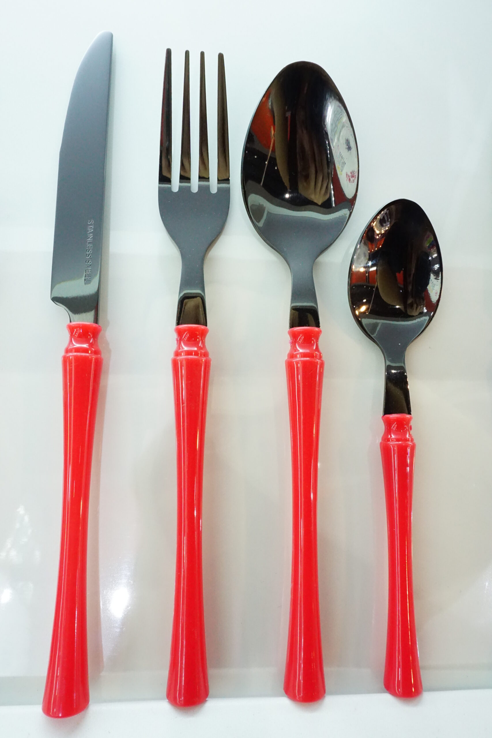 stainless steel knife fork spoon set with plastic handles