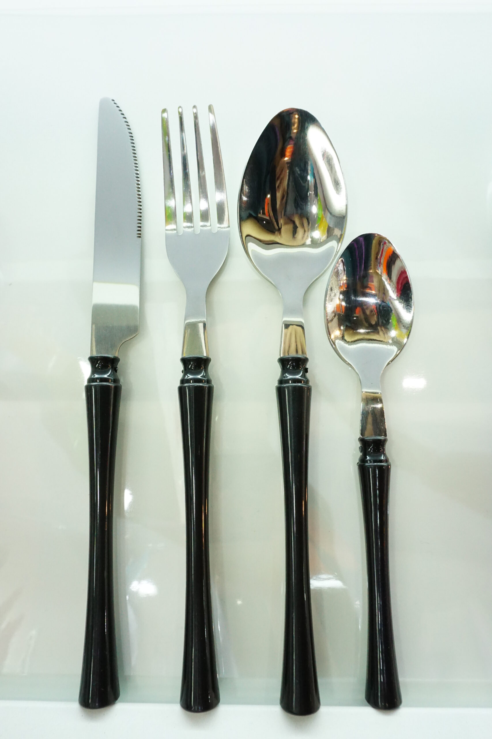 stainless steel knife fork spoon set with plastic handles