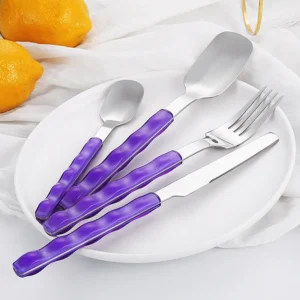Großhandel Edelstahl-Besteck Set Kunststoffgriff Löffel Gabeln und Messer Silberwaren Restaurant Hochzeit Geschenk-Set