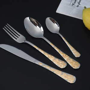 kreatives goldenes Kranichmuster geprägtes Besteckset Edelstahl Home Restaurant Hochzeit Servierlöffel Besteckset