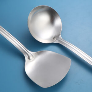 multifunktionales küchengeschirr aus edelstahl mit quadratischem griff und aufhänger heißer verkauf in südamerika und afrika