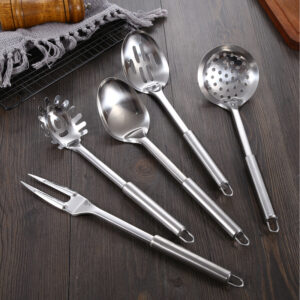 multifunktionales küchengeschirr aus edelstahl mit quadratischem griff und aufhänger heißer verkauf in südamerika und afrika